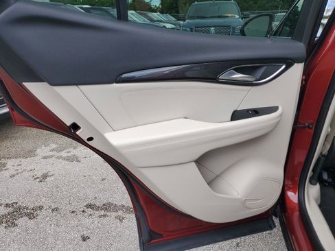 Used 2021 Buick Envision Essence w/ Technology Package I image 12