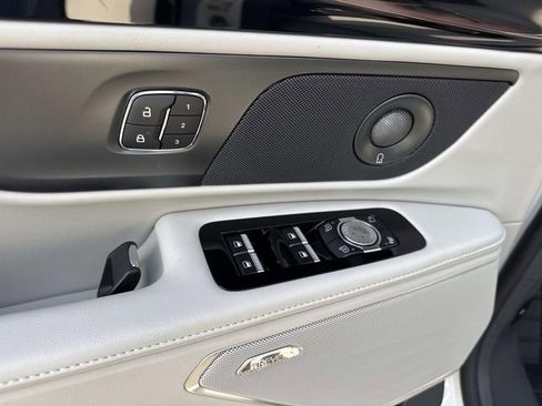 New 2026 Lincoln Nautilus Reserve image 18