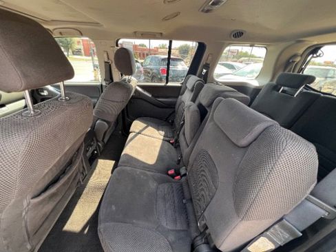 Used 2008 Nissan Pathfinder SE w/ Premium Pkg image 11
