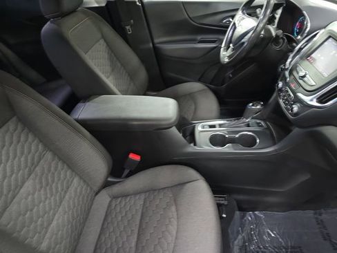 Used 2020 Chevrolet Equinox LT w/ Driver Convenience Package image 11