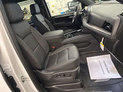 New 2026 Chevrolet Suburban LT w/ Comfort Package image 28