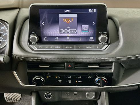 Used 2023 Nissan Rogue S AWD/4WD image 23