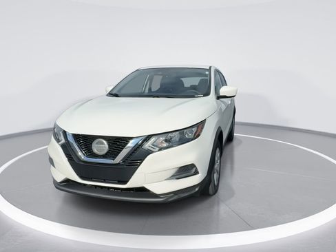 Used 2020 Nissan Rogue Sport S image 3