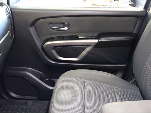 Used 2015 Nissan Titan SV w/ SV Value Truck Package AWD/4WD image 19