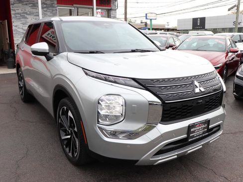 Used 2024 Mitsubishi Outlander AWD image 7