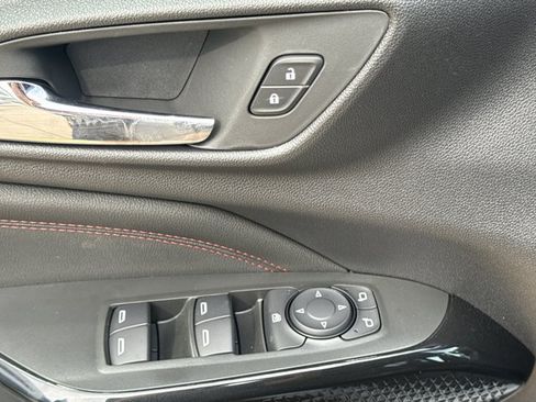 New 2026 Chevrolet Trax RS w/ Sunroof Package FWD image 17