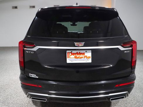 Used 2023 Cadillac XT6 Premium Luxury w/ Technology Package FWD image 8