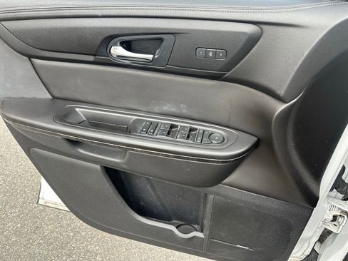 Used 2017 GMC Acadia Limited SLT FWD image 5