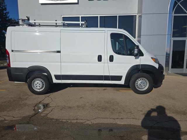 Used 2025 RAM ProMaster 2500 FWD image 3