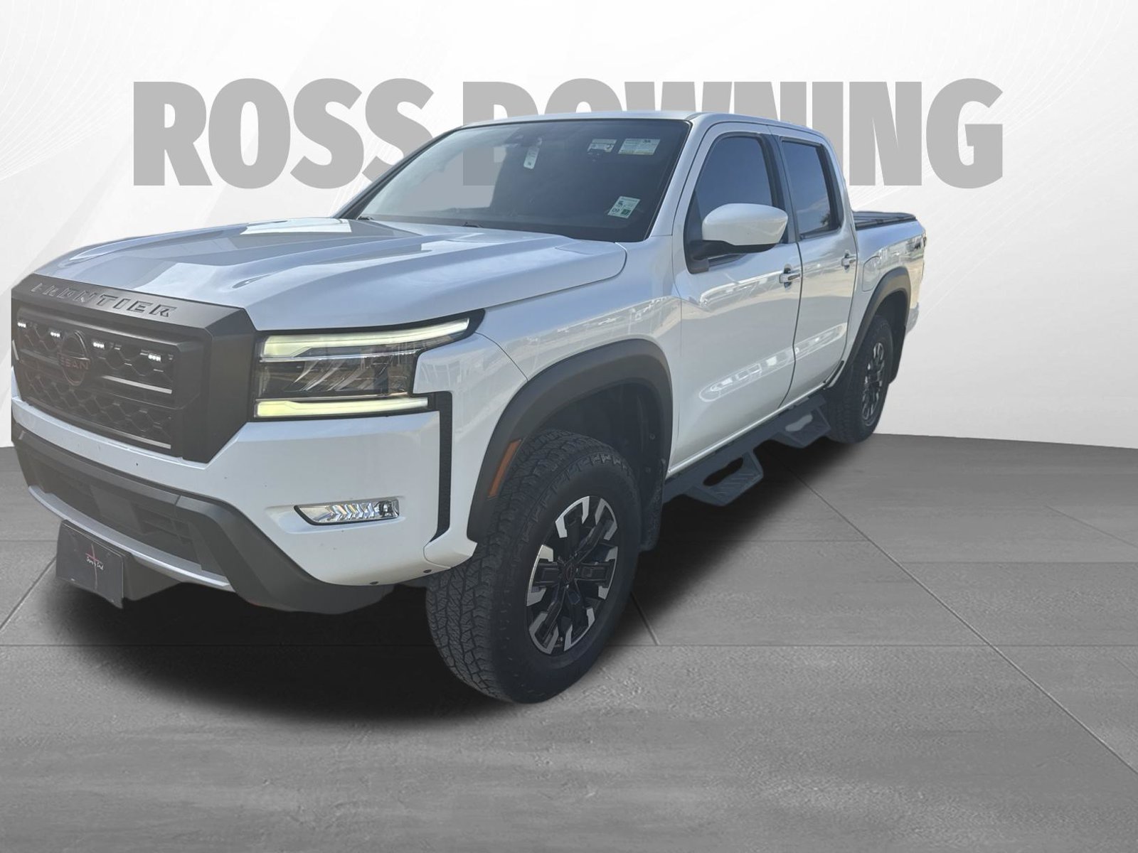Used 2024 Nissan Frontier PRO-4X w/ Technology Package AWD/4WD image 2
