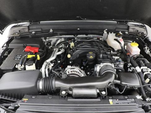 Used 2025 Jeep Wrangler Sport S image 25