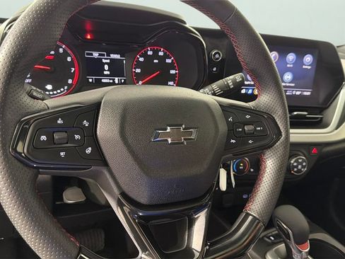 Certified 2024 Chevrolet Trax RS w/ Sunroof Package FWD image 24