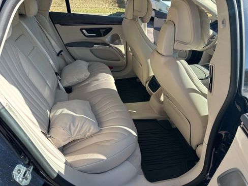 Certified 2022 Mercedes-Benz EQS 580 4MATIC Sedan image 15