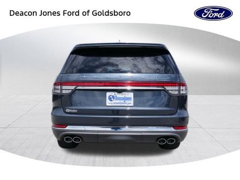 Used 2023 Lincoln Aviator Reserve w/ Equipment Group 201A image 4