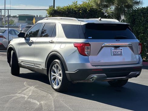 Used 2022 Ford Explorer Limited image 4