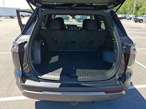 Used 2025 Chevrolet Equinox LT FWD image 29