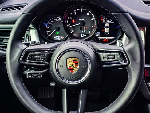 Used 2023 Porsche Macan Turbo AWD/4WD image 36