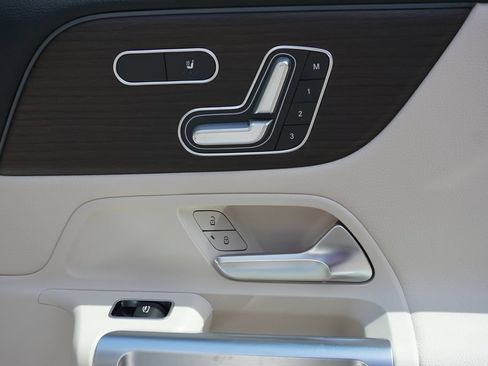 Certified 2025 Mercedes-Benz GLB 250 image 62