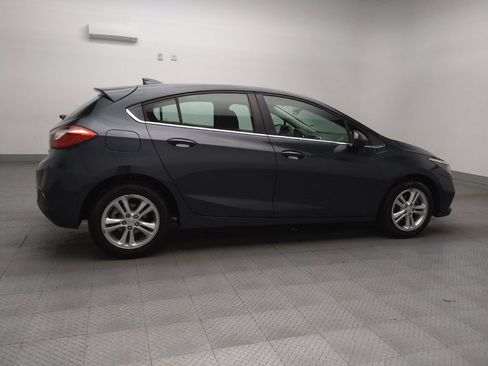 Used 2018 Chevrolet Cruze LT image 10