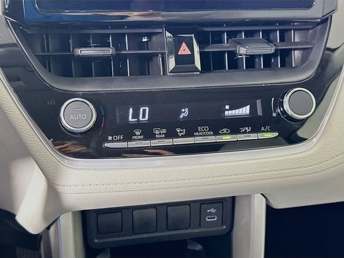 Certified 2025 Toyota Corolla Cross LE FWD image 16