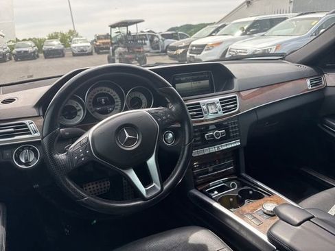 Used 2014 Mercedes-Benz E 550 4MATIC Sedan image 13
