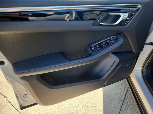 New 2026 Porsche Macan Turbo image 11