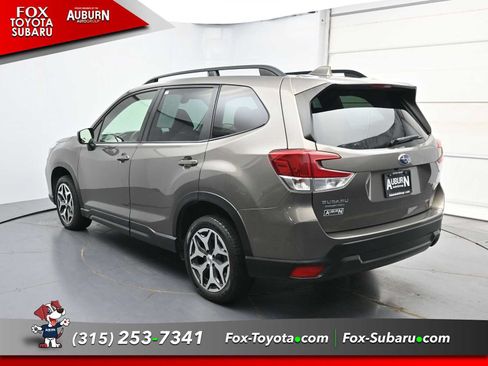 Used 2021 Subaru Forester Premium AWD/4WD image 16