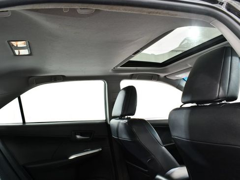 Used 2012 Toyota Camry SE FWD image 18