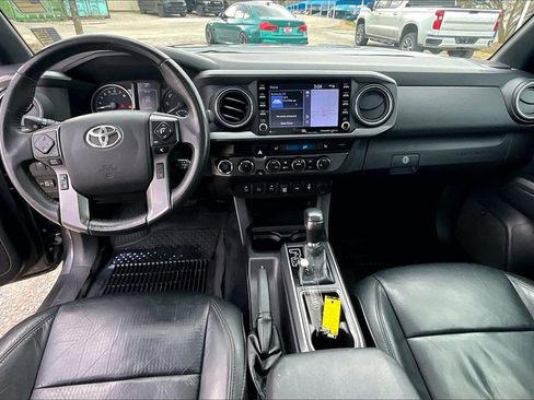 Used 2021 Toyota Tacoma TRD Off-Road w/ TRD Premium Off Road Package image 15