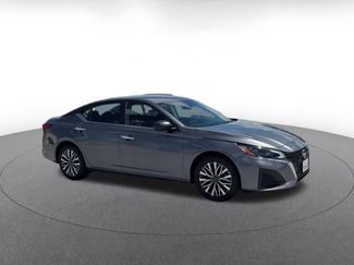 Used 2025 Nissan Altima 2.5 SV FWD video 2