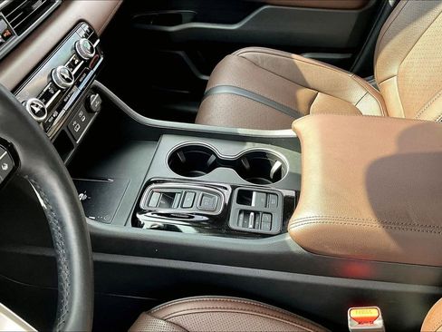 Used 2025 Honda Pilot Elite image 15