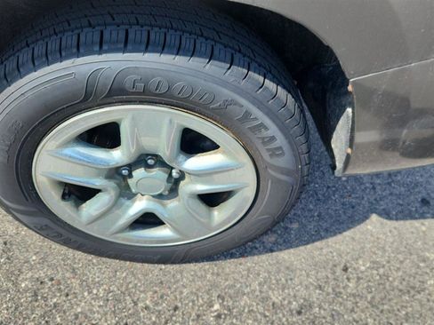 Used 2012 Toyota RAV4 4WD w/ Value Pkg image 6