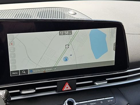 Used 2025 Hyundai Elantra Limited FWD image 16