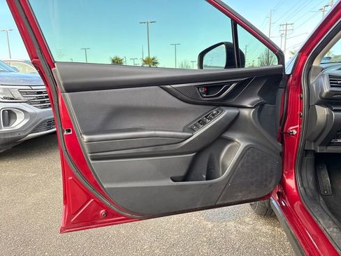 Used 2019 Subaru Crosstrek 2.0i Premium image 32