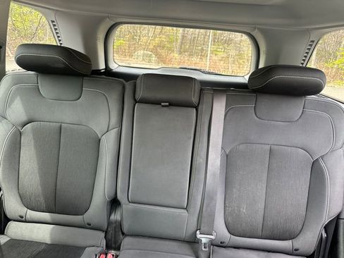 Used 2023 Jeep Grand Cherokee Laredo w/ Luxury Tech Group I AWD/4WD image 33