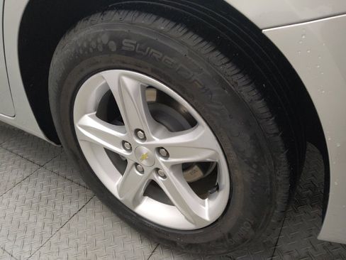 Used 2021 Chevrolet Malibu LS FWD image 31