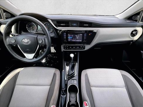 Used 2019 Toyota Corolla LE image 16