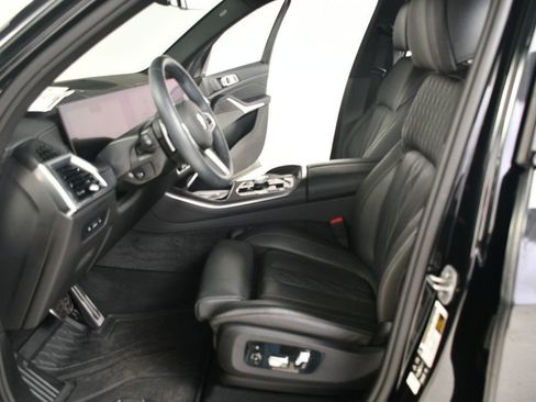 Used 2025 BMW X5 xDrive40i w/ Executive Package image 29