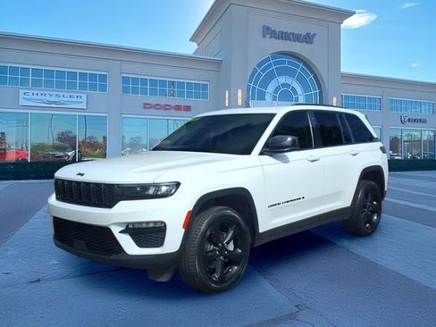Certified 2024 Jeep Grand Cherokee Limited w/ Black Appearance Package AWD/4WD image 1