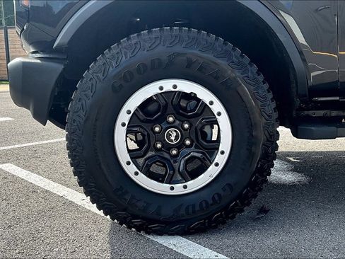 Used 2024 Ford Bronco Outer Banks w/ Sasquatch Package AWD/4WD image 8