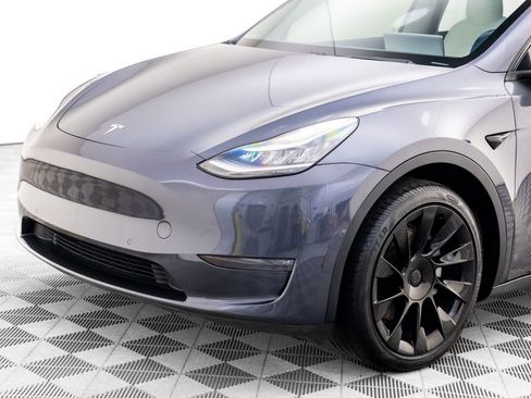 Used 2020 Tesla Model Y Long Range image 36