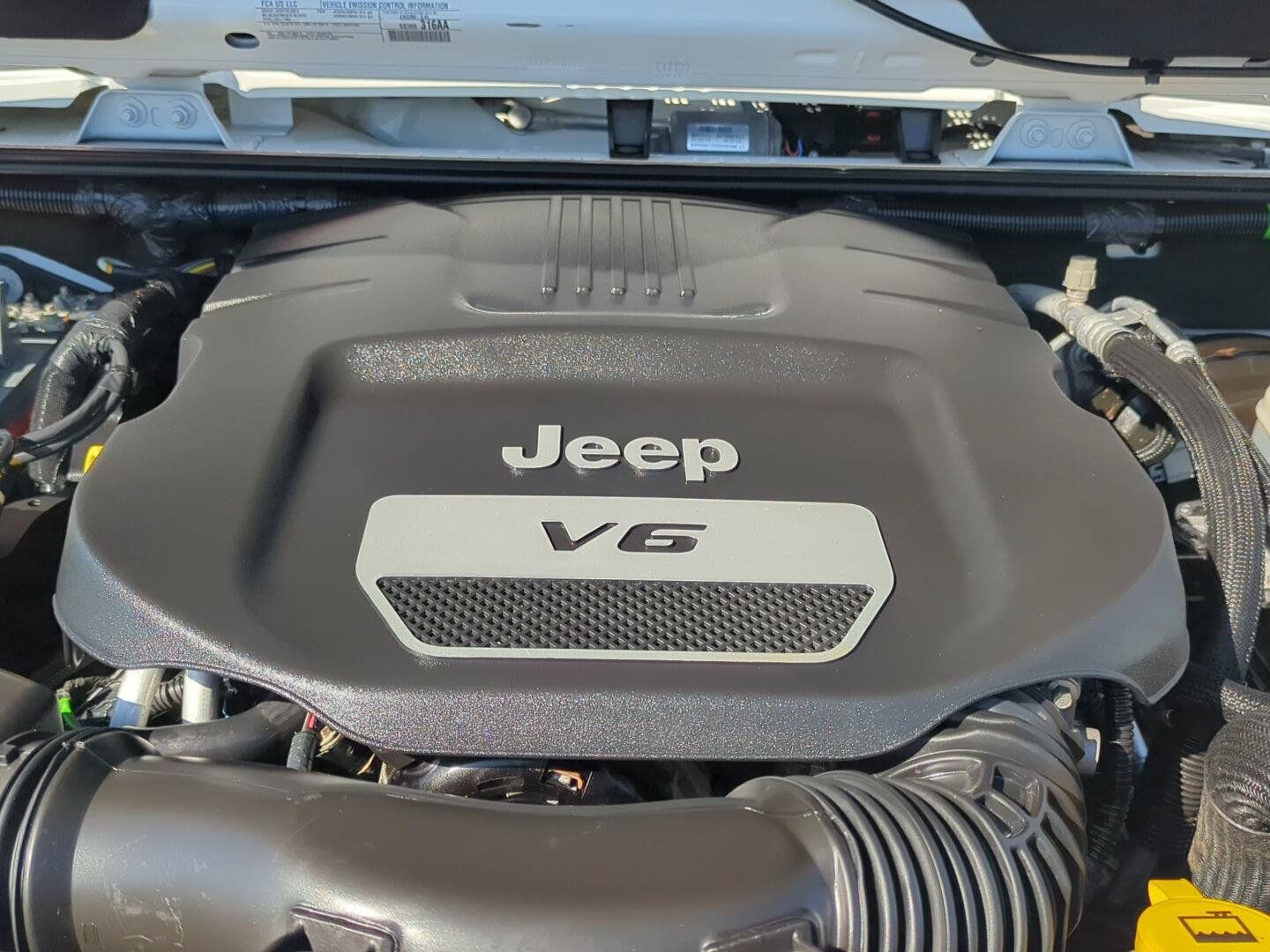Used 2018 Jeep Wrangler Unlimited Sahara AWD/4WD image 11