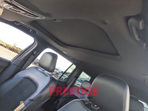 Used 2024 Jeep Grand Cherokee L Altitude AWD/4WD image 31