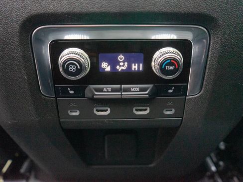 Used 2022 GMC Yukon XL AT4 w/ AT4 Premium Plus Package image 16