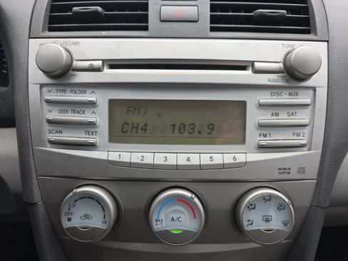 Used 2011 Toyota Camry LE w/ LE Extra-Value Pkg image 24