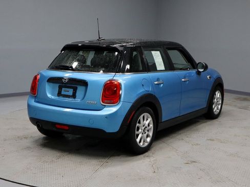Used 2019 MINI Cooper 4-Door Hardtop w/ Signature Upholstery Package image 11