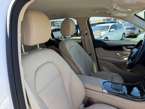 Used 2021 Mercedes-Benz GLC 300 GLC 300 image 21