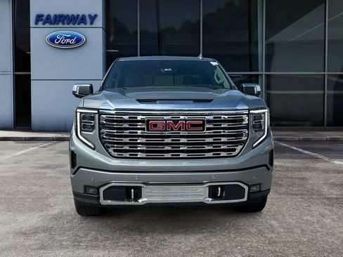 Used 2025 GMC Sierra 1500 Denali w/ Denali Reserve Package AWD/4WD image 3
