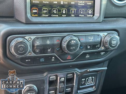 Used 2023 Jeep Wrangler Unlimited Sahara w/ Cold Weather Group AWD/4WD image 30