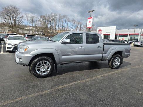 Used 2015 Toyota Tacoma 4x4 Double Cab w/ Limited Package image 3